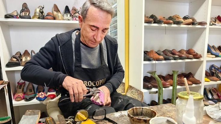 Pino Procopio, il calzolaio di Centocelle: “Baglioni nei concerti indossa solo i miei stivali”