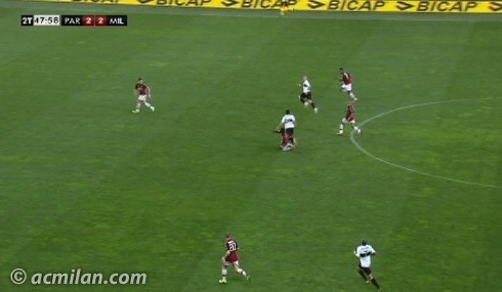 Milan, polemica sul gol di Parolo: "La punizione battuta molti metri avanti"