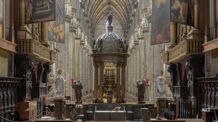 La Veneranda Fabbrica racconta il Duomo con visite e musica. E a Cadorna arriva il Santo barbuto