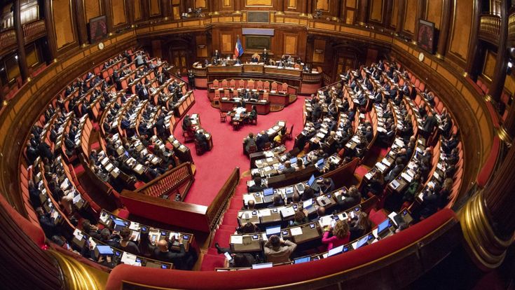 Coronavirus, il Parlamento sotto scacco ora pensa al voto online