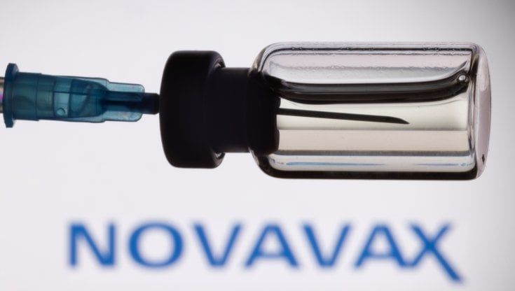Vaccino Novavax, l'Ema: "Potrebbe essere autorizzato in poche settimane"