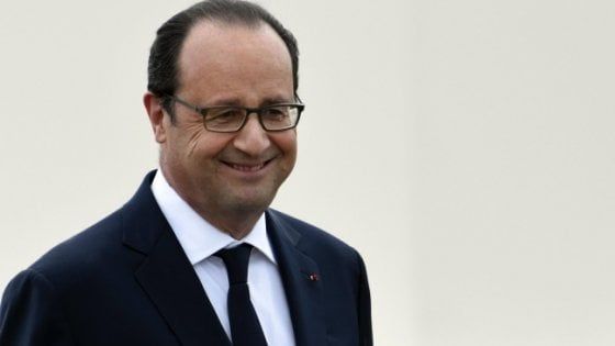 Francia, Hollande invitato a un gioco a quiz: l'ex presidente gentilmente rifiuta