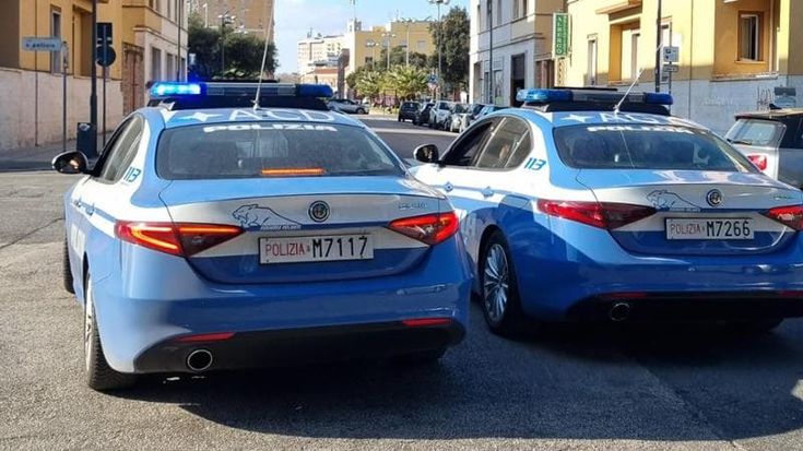 Sparano con una pistola giocattolo alla fermata dei bus, paura a Latina: denunciati quattro minori
