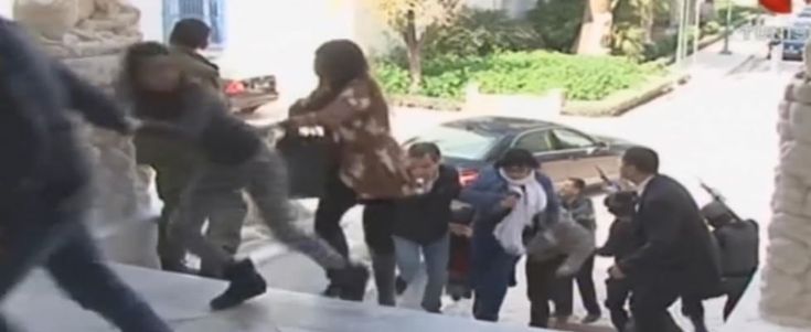 Attacco terroristico a Tunisi, ostaggi partiti in nave da Palermo