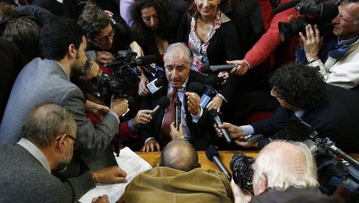 30 giugno 2010. Il caso Dell'Utri: "L'anello di congiunzione tra i boss e il Cavaliere"