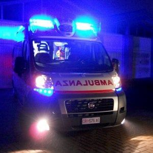 Piacenza, giovane accoltellato in centro: è in condizioni disperate