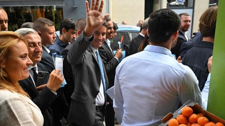 Francia, lepenisti in testa nei sondaggi ma il partito di Macron recupera quattro punti in una settimana