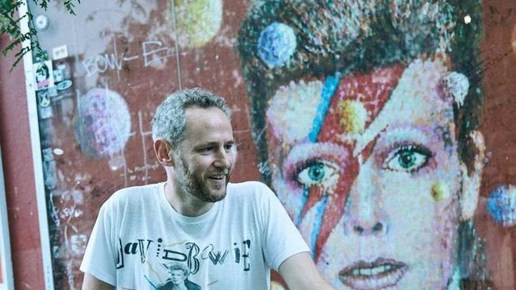Pedalare sulle tracce di Bowie
