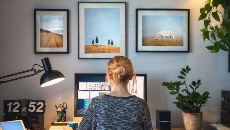 Smartworking e salute mentale: secondo uno studio più stress e solitudine. Ma i vantaggi non mancano
