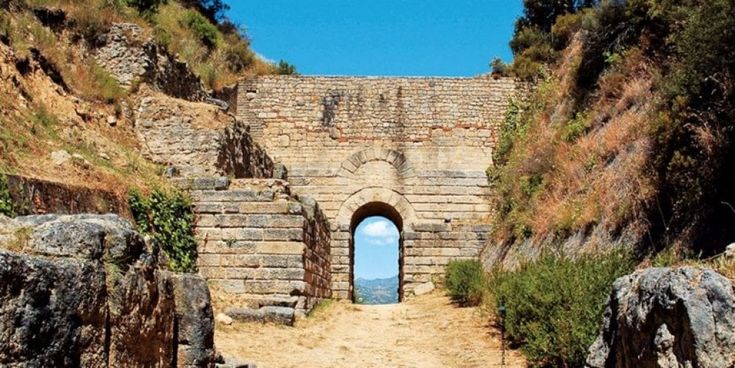 Riapre Porta Rosa a Velia. Era chiusa dal 2017