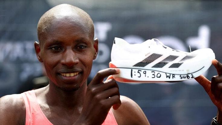 Sawe nella storia, primo a correre la maratona in meno di 2 ore. E chiede test antidoping supplementari