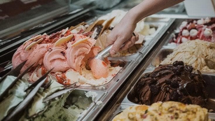 Caro gelati, a Bari schizzano i prezzi: da 2,50 euro per un solo gusto (o palla) e 25 euro al chilo