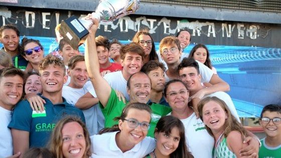 Nuoto, festa per i quarant'anni della Payton Bari: una sfida tra 500 giovani atleti 