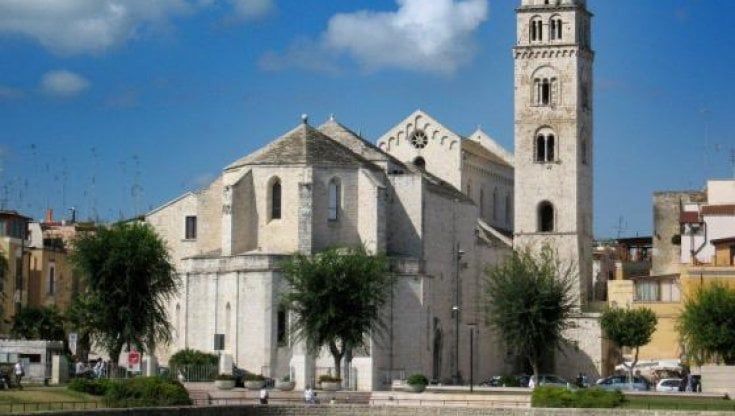 Barletta, 24enne ucciso da una coltellata in piazza Duomo: lite nata all'interno di un pub