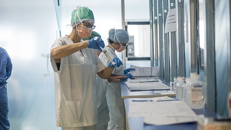 Covid, in Puglia 5.197 positivi e 14 morti nelle ultime 24 ore. Ma in sette giorni il calo è stato del 19%