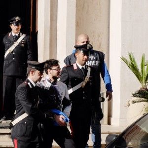 Torre Annunziata, catturato il boss Valentino Gionta: si nascondeva in una botola