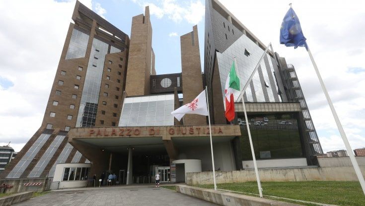 Omicidio per droga a Lastra a Signa, condanne da 12 a 22 anni
