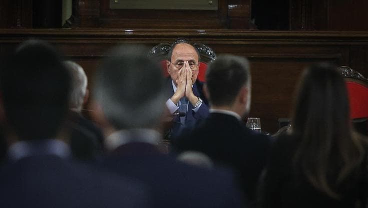 Schifani ascoltato in commissione Antimafia. Caruso ora ricorda: “Solo un incontro con Armao”