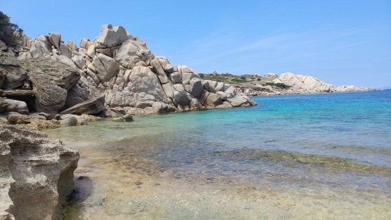 Mare a pagamento: tre euro per accedere alla sarda Cala Spinosa