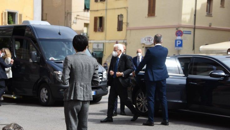 Mattarella ricorda Enrico Berlinguer: "In lui tensione morale e rispetto della Costituzione"