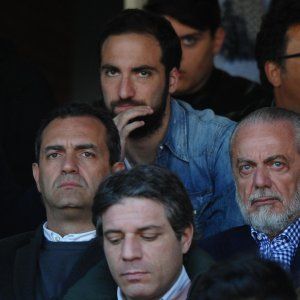 Napoli, Higuain pronto a difendersi. Video e foto per lo sconto