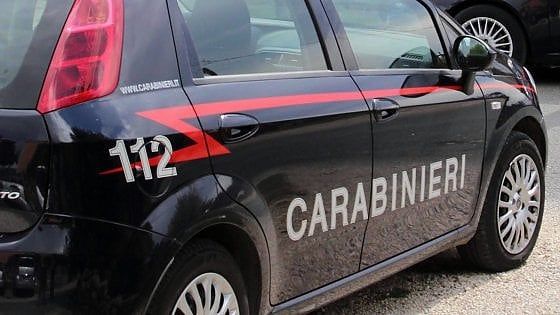 Bari, incastrato da foto delle scarpe su Fb: 31enne arrestato per violenza sessuale su disabile