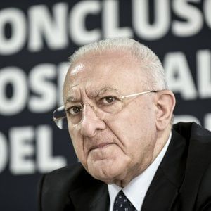 De Luca: "Qualche amministratore fa il pallista di professione"