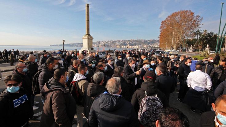 Natale con il Dpcm, il gioco dell’oca degli italiani confusi
