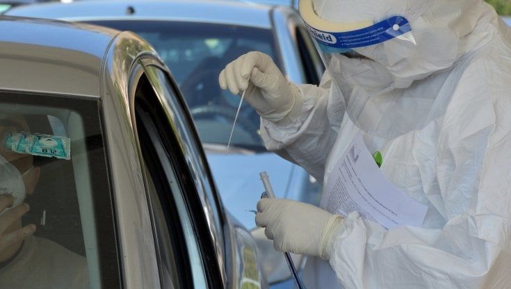 Coronavirus, salgono ancora i contagi  nel Lazio, oggi 1.913 nuovi casi. Calano i decessi
