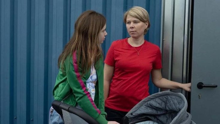 “Giovani madri”, quel cinema dove la realtà diventa verità. La recensione di Alberto Crespi