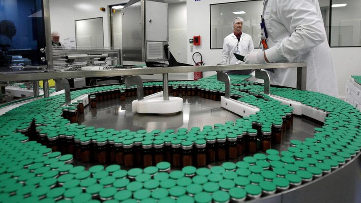 Il numero uno dell'Agenzia europea del farmaco: “Ingannevole annunciare un vaccino a Natale. Un anno per immunizzare tutti”