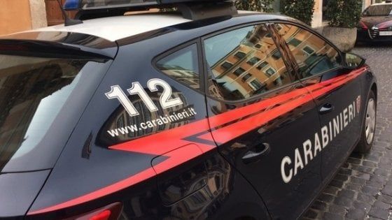 Armato di coltello e con mascherina su volto rapina farmacia