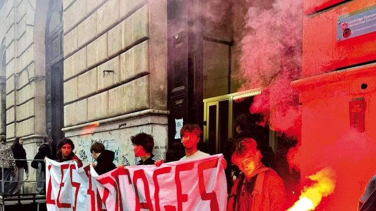 Occupato il liceo Cavour e corteo a San Lorenzo “Blocchiamo le scuole”
