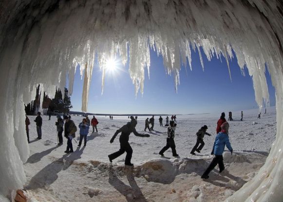 Lago Superiore. Lo show della grotta congelata