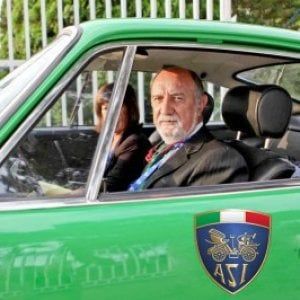 Dipendente molestata all'Automotoclub storico a Torino, il giudice smonta la tesi del presidente: "Nessun complotto"