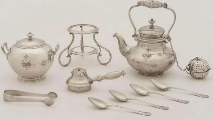 Un dono prezioso al castello della Mandria: il servizio da tè dei duchi d’Aosta
