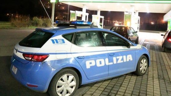 Torino, vanno all'autolavaggio con la jeep rubata: quattro minorenni denunciati 