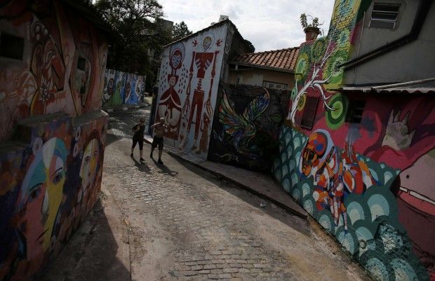 San Paolo. I graffiti del "Vicolo di Batman"