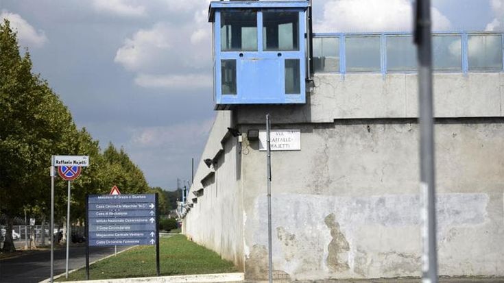 “Le carceri scoppiano e i suicidi aumentano. Il governo vari un’amnistia”. La richiesta a sorpresa delle toghe della sinistra