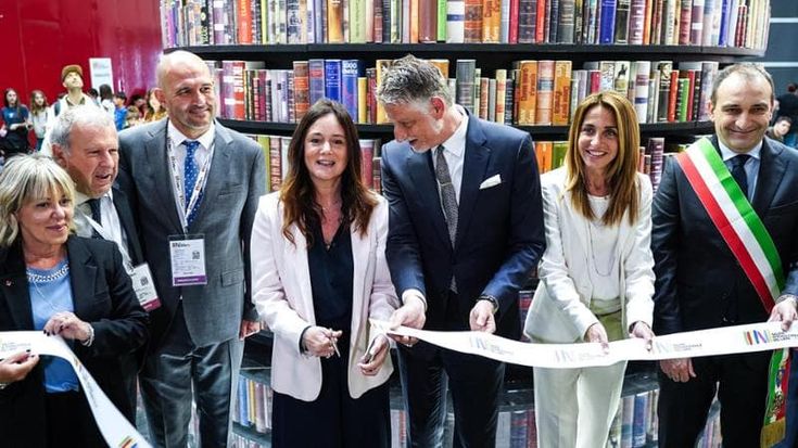 Lo strappo di Viale: “Per entrare nella governance del Salone del libro, bisogna comprarlo”