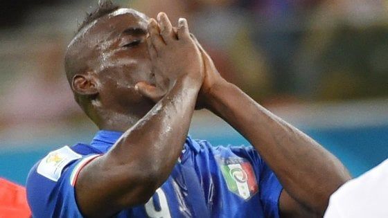 Brescia, piccolo incidente d'auto per Balotelli: nessuna conseguenza