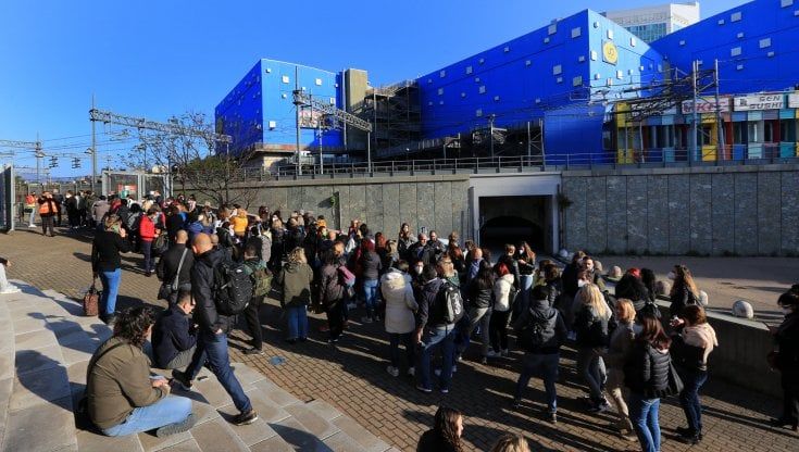 Genova, 2400 da tutta Italia in fila per il concorso da Oss, in palio 274 posti