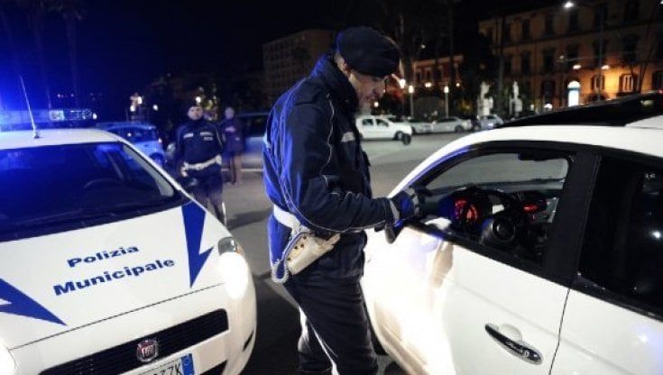 Movida: controlli della Polizia locale a Chiaia, Marechiaro e piazza Garibaldi