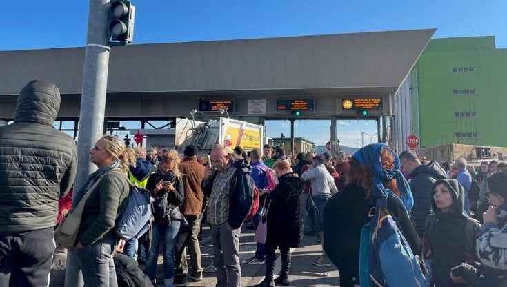 No Green Pass; Terzo giorno di protesta al porto di Trieste
