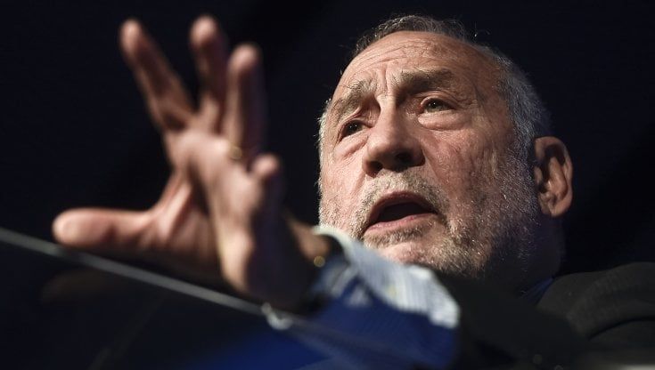 Il Nobel Stiglitz contro Fed e Bce: "Questa inflazione non si combatte con la loro cura da cavallo"
