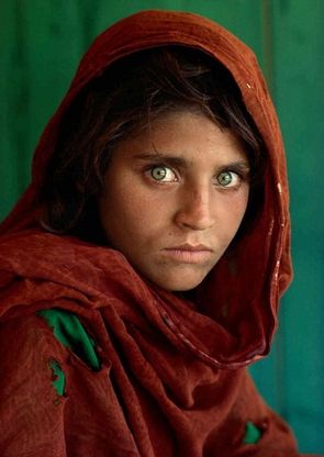 All'asta la foto del secolo: la ragazza afgana di McCurry