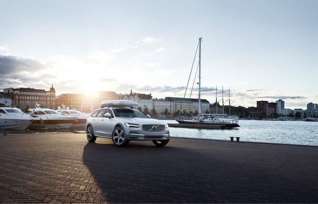 Volvo, via la plastica dagli uffici