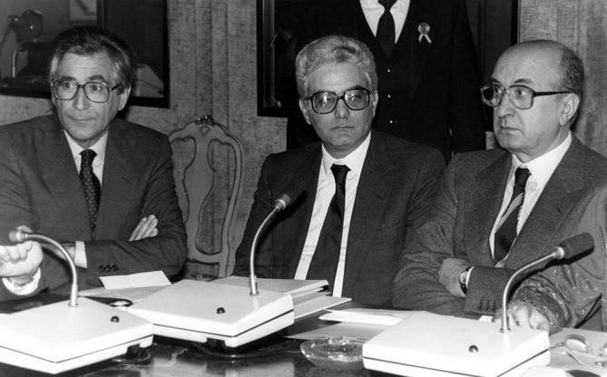 Dalla Sicilia al Quirinale, la fotostoria di Sergio Mattarella
