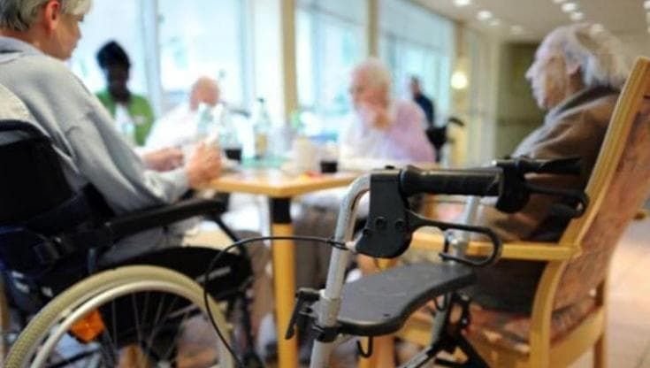 Rsa, a Bari non ci sono più posti: “Spazio solo agli anziani in arrivo da un ospedale
