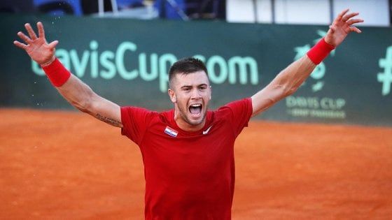 Tennis, Coric piega Tiafoe al quinto: Croazia in finale con la Francia 